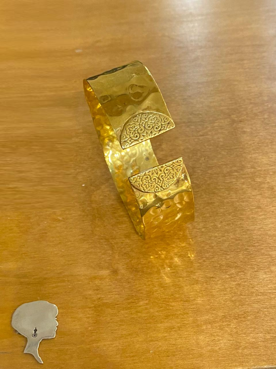 Taj Bangle In Gold 